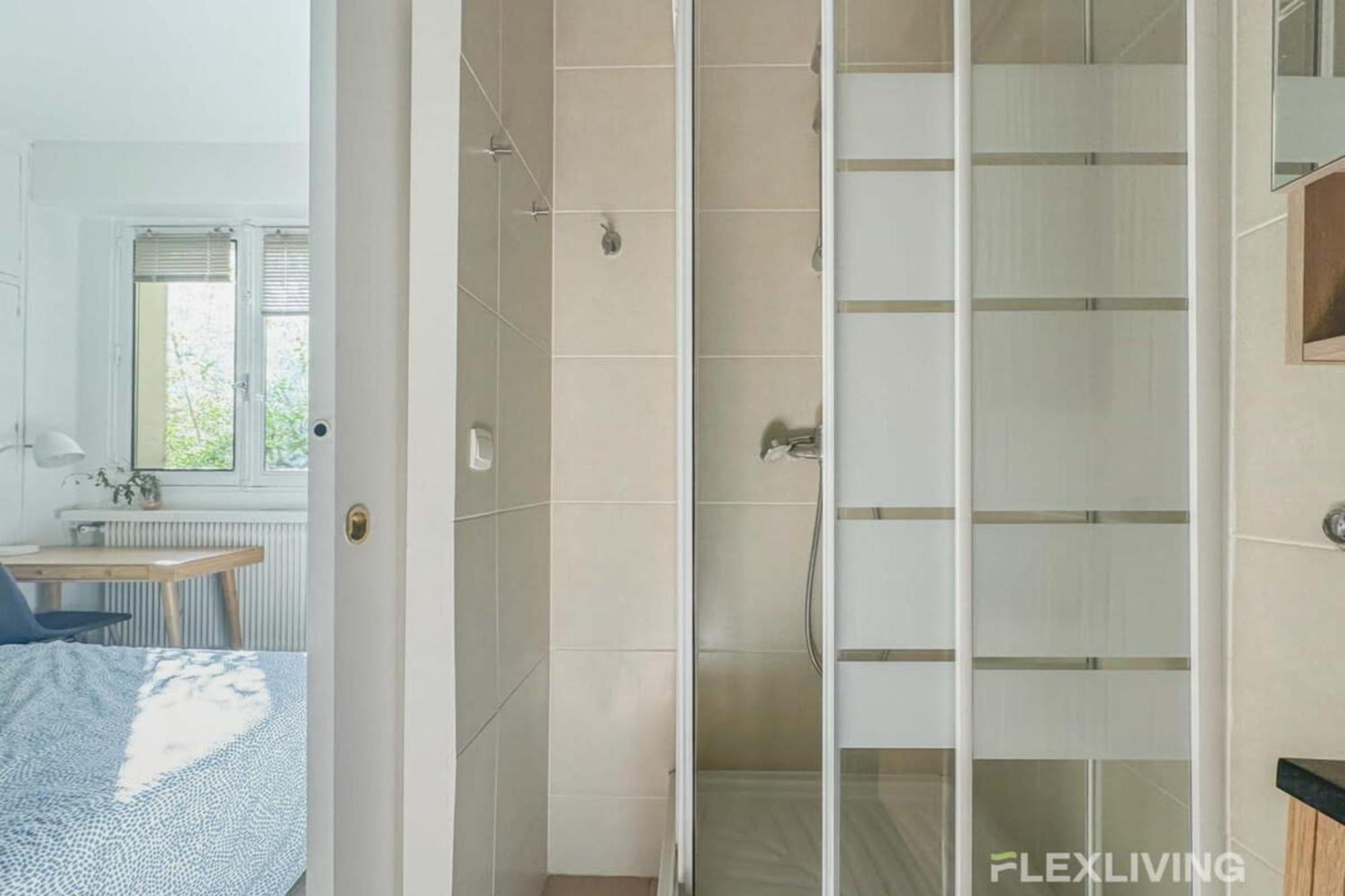 Flexliving - - Longchamps Paris